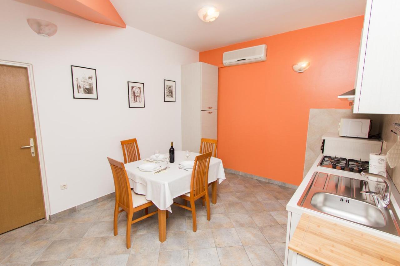 Apartments Lupus Vodice Luaran gambar