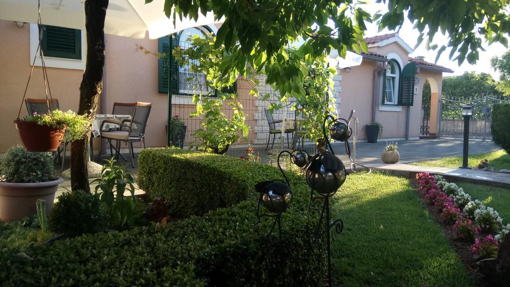 Apartments Lupus Vodice Luaran gambar