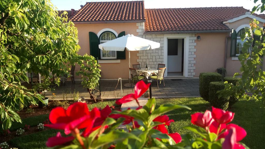 Apartments Lupus Vodice Luaran gambar